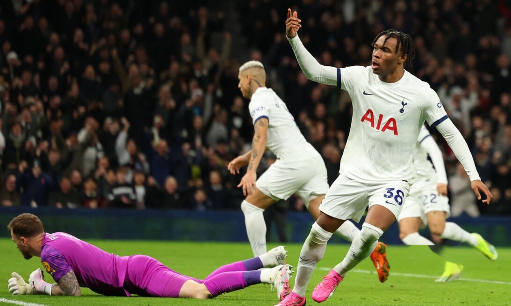 包含热刺在比赛中表现抢眼,精彩夺冠脚步的词条 包含热刺在比赛中表现抢眼,精彩夺冠脚步的词条