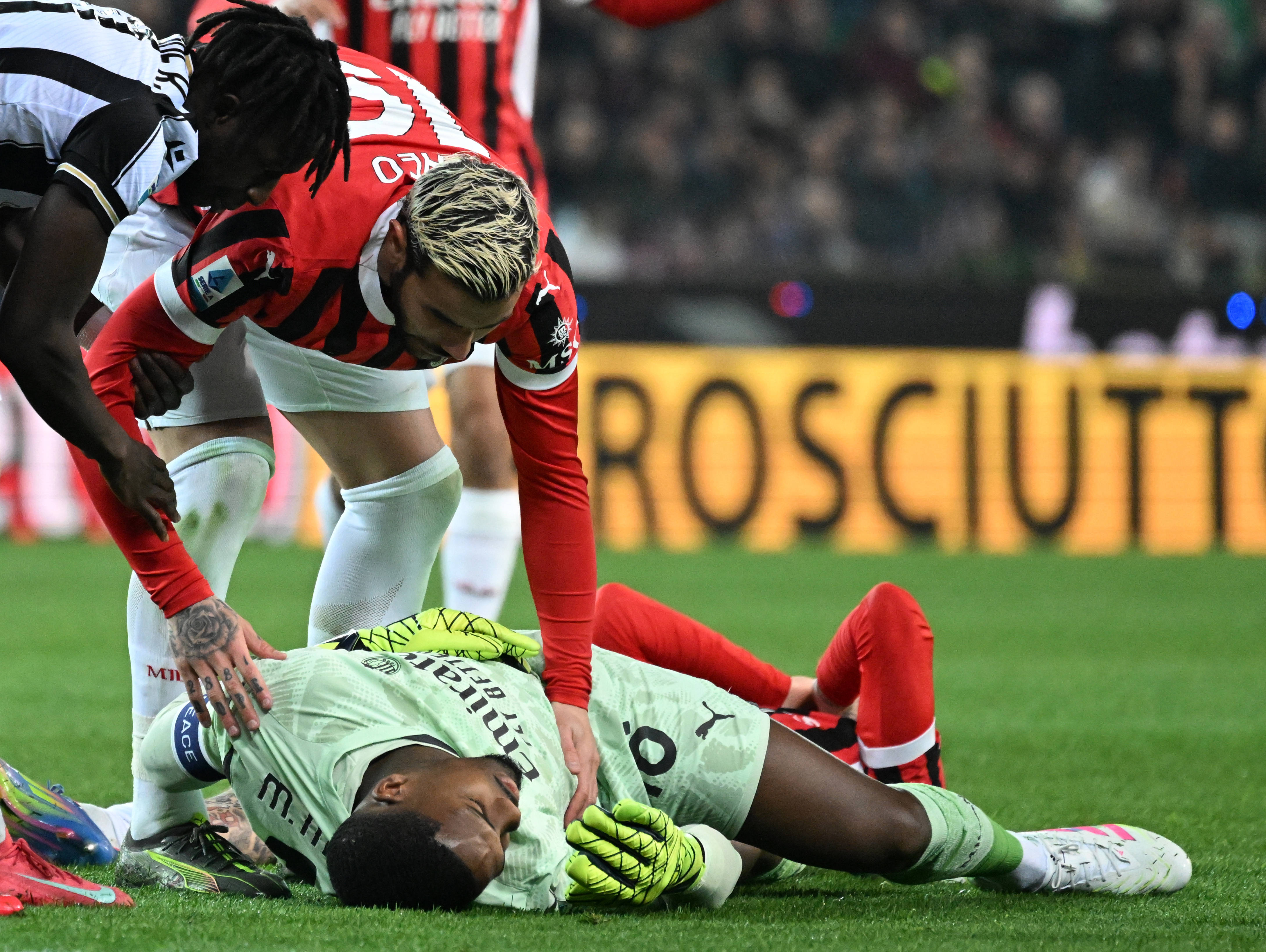 里昂主场大胜,近期表现出色 里昂主场大胜,近期表现出色