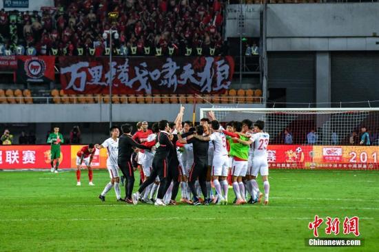 上港主场战胜辽足,豪取四连胜 上港主场战胜辽足,豪取四连胜